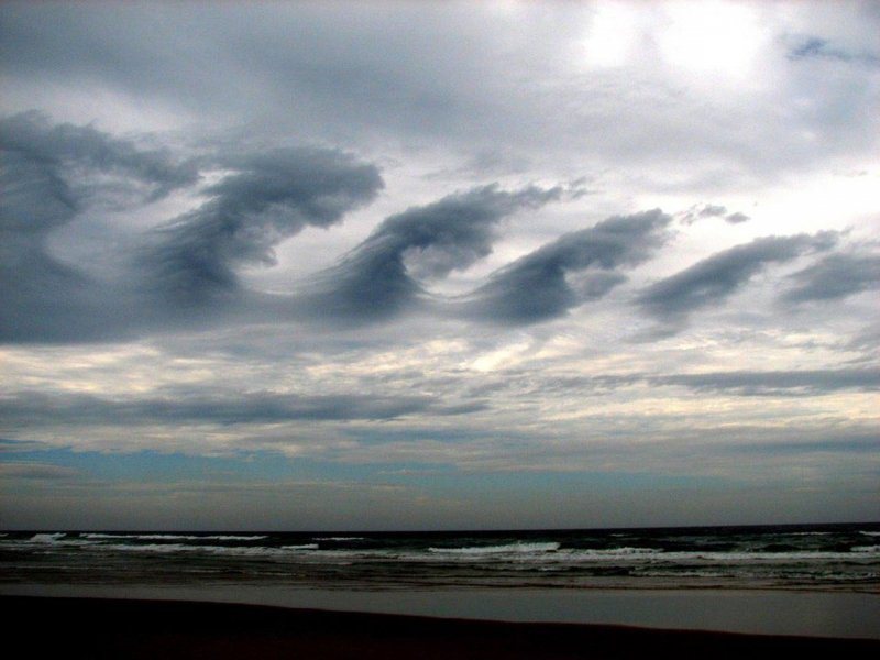 Лентикулярные облака