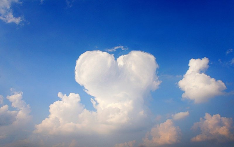 Небо облака сердце