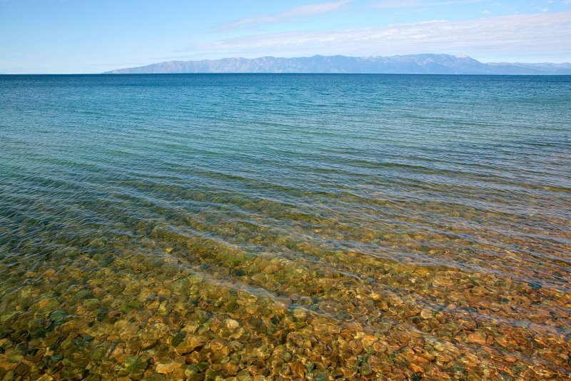 Прозрачное озеро Байкал