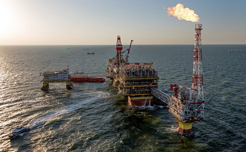 Нефтедобыча на Каспийском море