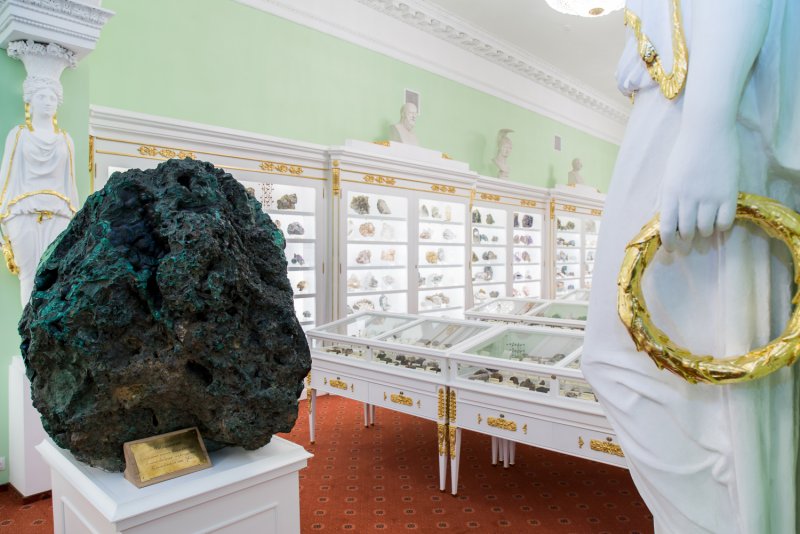 Горный музей в Санкт-Петербурге малахит