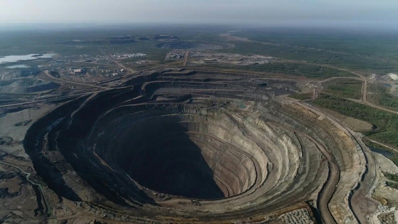 Алмазный рудник в Сибири