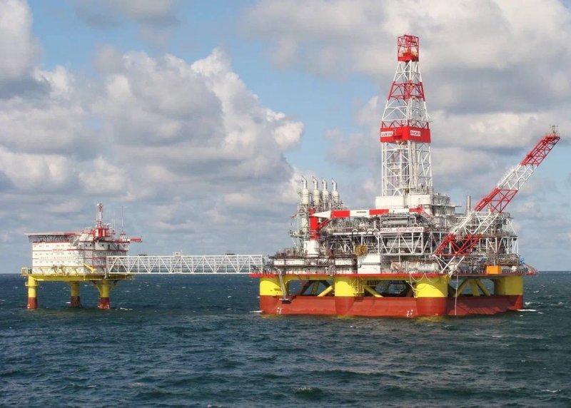 Добыча нефти в Астраханской области