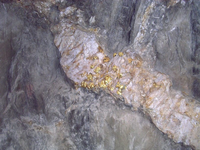 Золотоносная руда Кавказа