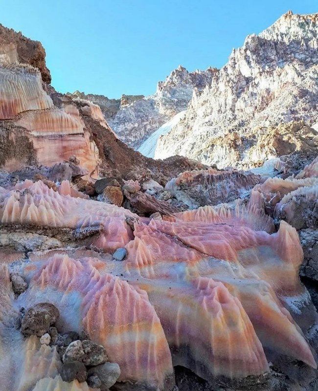 Соляные скалы в Иране
