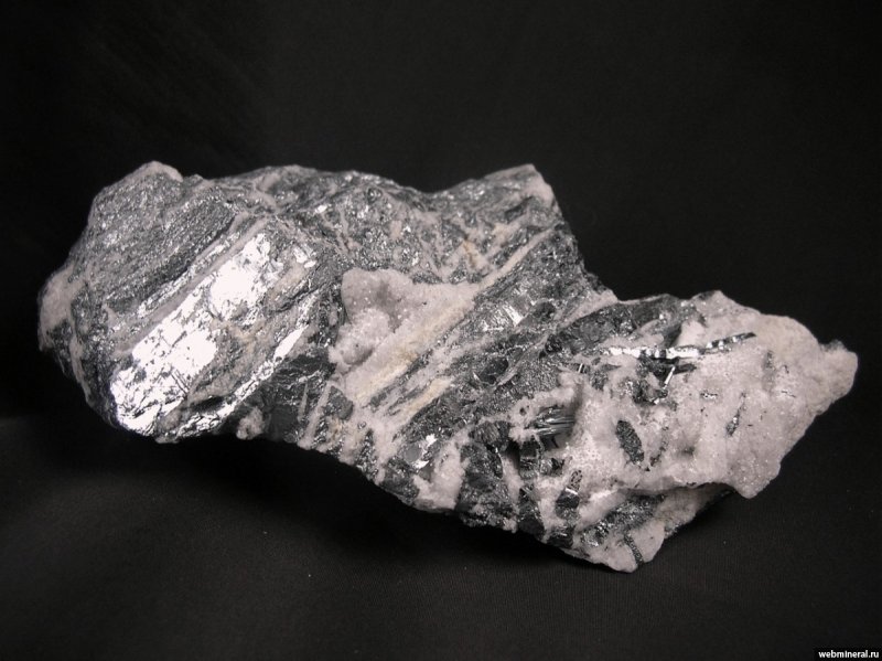 Антимонит в кварце минерал