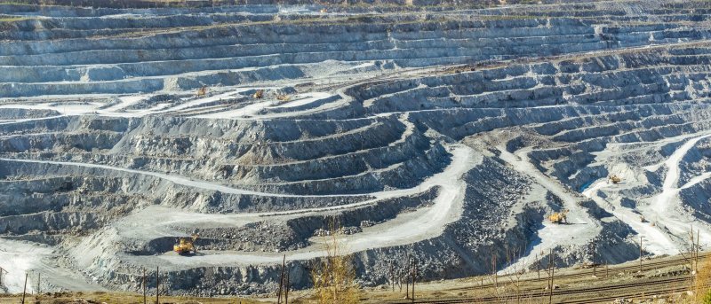 Асбестовский карьер по добыче полезных ископаемых в России