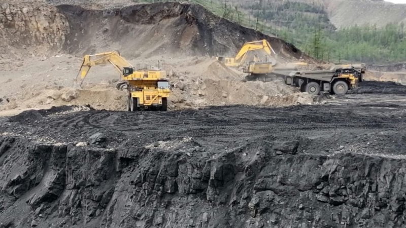 Угольный разрез в Якутии Эльгинский