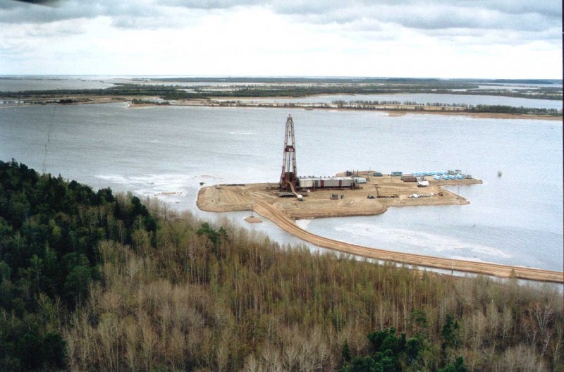 Нефтяное озеро Самотлор