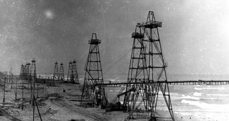 Бакинские месторождения нефти 1942