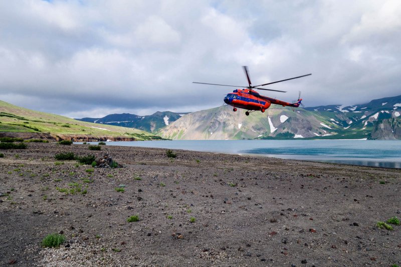 Камчатка вертолет Курильское озеро