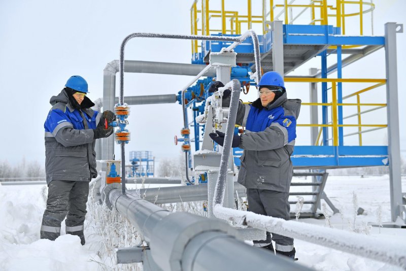 Работники УЭВП Газпром добыча Уренгой